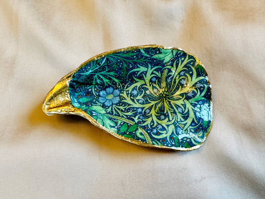 William Morris Seaweed Oyster Shell